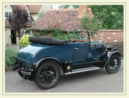 Vintage car available to view and maybe drive, and also used occasionally for weddings - Pilgrims Barn B&B accommodation in Little Baddow, Essex